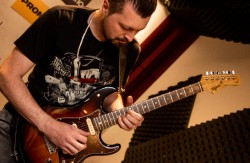 Santo André - Guitarra base - gosta de Cover/Tributo procurando por Bateria