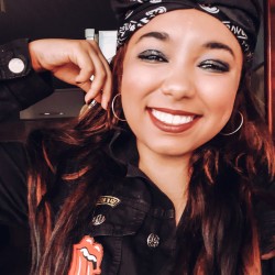 Rio de Janeiro - Vocalista - Alto - gosta de Blues procurando por Bateria