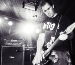 São Paulo - Guitarra base - gosta de Punk procurando por Vocalista---Geral