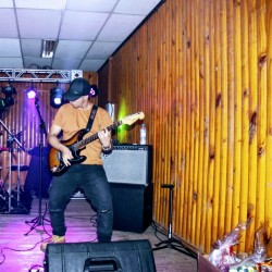 Gravataí - Guitarra solo - gosta de Reggae procurando por Vocalista---Alto