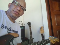 Niterói -  - gosta de Blues procurando por Gaita