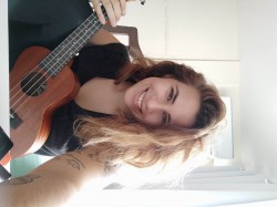 Niterói - Vocalista - Soprano - gosta de Rock-Clássico procurando por Gaita