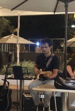 Brasília - Guitarra solo - gosta de Jazz procurando por Bateria