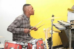 Belo Horizonte - Bateria - gosta de Cristão-Tradicional procurando por Bateria