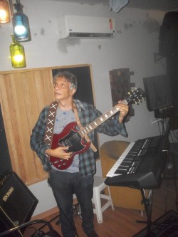 Belo Horizonte - Guitarra base - gosta de Rock-Alternativo-/-Moderno procurando por Contrabaixo