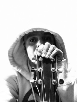 São Paulo - Violão - gosta de Rock-Alternativo-/-Moderno procurando por Violão
