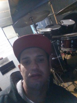 Sapucaia do Sul - Bateria - gosta de Rock-Clássico procurando por Contrabaixo