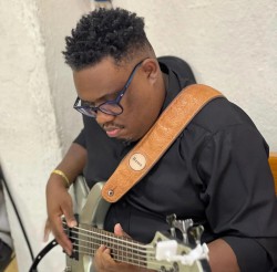 São Paulo -  - gosta de Cristão-Tradicional procurando por Vocalista---Baixo