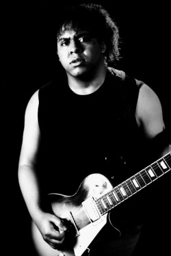 Barueri - Guitarra solo - gosta de Rock-Clássico procurando por Bateria