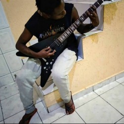 São Paulo - Guitarra base - gosta de Punk procurando por Contrabaixo