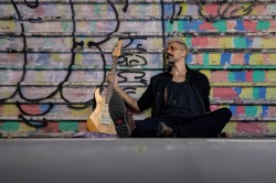 Diadema - Guitarra base - gosta de Rock-Clássico procurando por Bateria