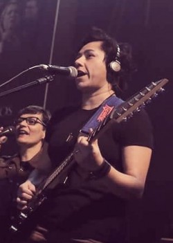 Osasco - Vocalista - Geral - gosta de Rock-Clássico procurando por Bateria