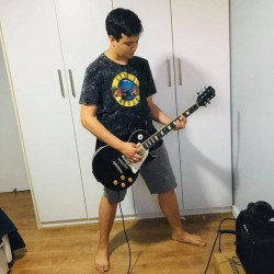 São Paulo - Guitarra base - gosta de Heavy-Metal procurando por Bateria