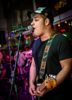 Rio de Janeiro -  - gosta de Rock-Clássico procurando por Contrabaixo