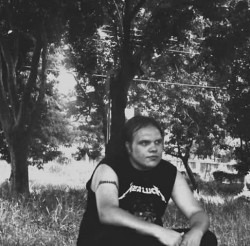 Morungaba - Guitarra base - gosta de Rock-Alternativo-/-Moderno procurando por Bateria