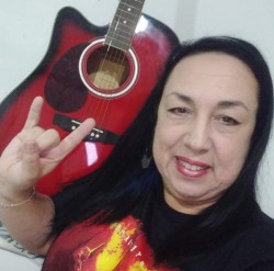 Rio de Janeiro - Vocalista - Soprano - gosta de Música-Clássica procurando por Bateria
