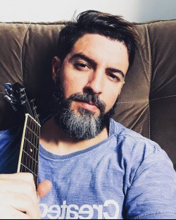 Rio de Janeiro - Vocalista - Geral - gosta de Heavy-Metal procurando por Bateria