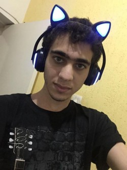 Belo Horizonte - Guitarra base - gosta de Rock-Alternativo-/-Moderno procurando por Bateria
