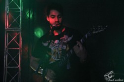 Juiz de Fora - Guitarra base - gosta de Punk procurando por Guitarra-base