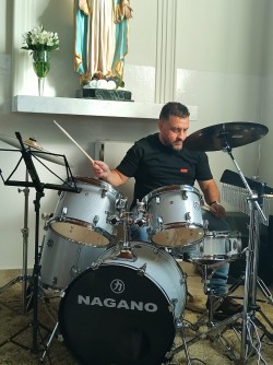 Catiguá - Bateria - gosta de Blues procurando por Bateria