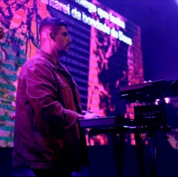 Rio de Janeiro -  - gosta de Reggae procurando por Teclado