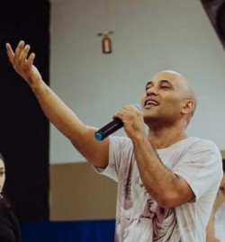 São Paulo - Vocalista - Tenor - gosta de Acústico procurando por Bateria