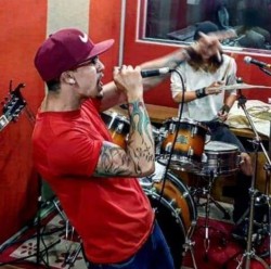 Guarulhos - Vocalista - Geral - gosta de Hip-Hop-/-Rap procurando por Bateria