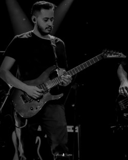 Carapicuíba - Guitarra base - gosta de Heavy-Metal procurando por Contrabaixo