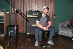 Diadema - Bateria - gosta de Reggae procurando por Guitarra-base