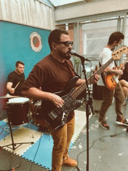 São Paulo - Violão - gosta de Rock-Clássico procurando por Guitarra-solo