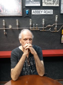 São Paulo - Guitarra base - gosta de Folk procurando por Contrabaixo