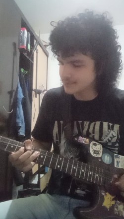 São Paulo - Guitarra base - gosta de Acústico procurando por Bateria