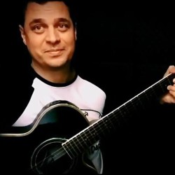 São José dos Campos - Guitarra base - gosta de Blues procurando por Bateria