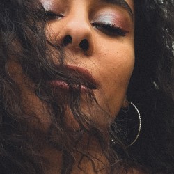 São Paulo - Violão - gosta de Rock-Clássico procurando por Vocalista---Geral