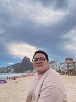 Rio de Janeiro - Vocalista - Tenor - gosta de Cover/Tributo procurando por Teclado
