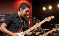 São Paulo - Guitarra base - gosta de Heavy-Metal procurando por Bateria