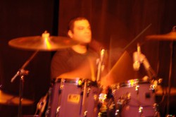 São Paulo -  - gosta de R&B procurando por Contrabaixo