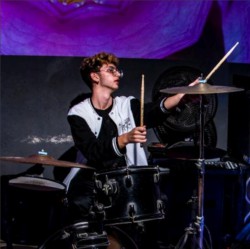 São Paulo - Bateria - gosta de Heavy-Metal procurando por Contrabaixo