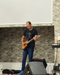 Campo Novo do Parecis - Guitarra base - gosta de Rock-Clássico procurando por Guitarra-base