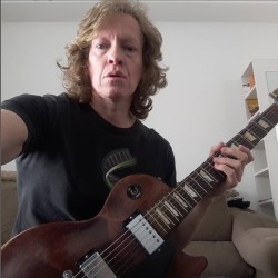 São Paulo - Guitarra solo - gosta de Heavy-Metal procurando por Bateria