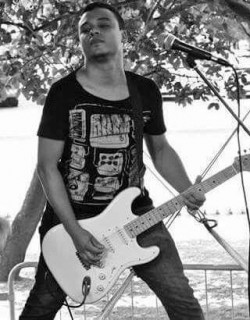 São Paulo - Guitarra base - gosta de Punk procurando por Contrabaixo