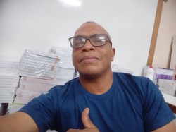 Manaus - Guitarra base - gosta de Rock-Alternativo-/-Moderno procurando por Bateria