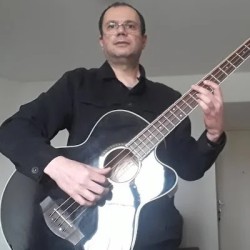 Osasco -  - gosta de Blues procurando por Contrabaixo