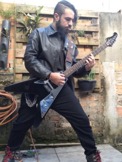 Santo André - Guitarra base - gosta de Outros procurando por Bateria