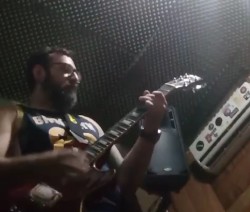 São Paulo - Guitarra base - gosta de Outros procurando por Vocalista---Geral