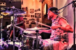 São Paulo - Bateria - gosta de Cover/Tributo procurando por Contrabaixo
