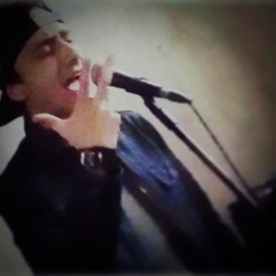 São Paulo - Vocalista - Tenor - gosta de Rock-Alternativo-/-Moderno procurando por Bateria