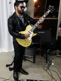 Goiânia -  - gosta de Rock-Alternativo-/-Moderno procurando por Guitarra-base