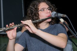 Nova Iguaçu - Violão - gosta de Música-Clássica procurando por Flauta