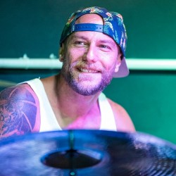 São Paulo - Bateria - gosta de Blues procurando por Bateria